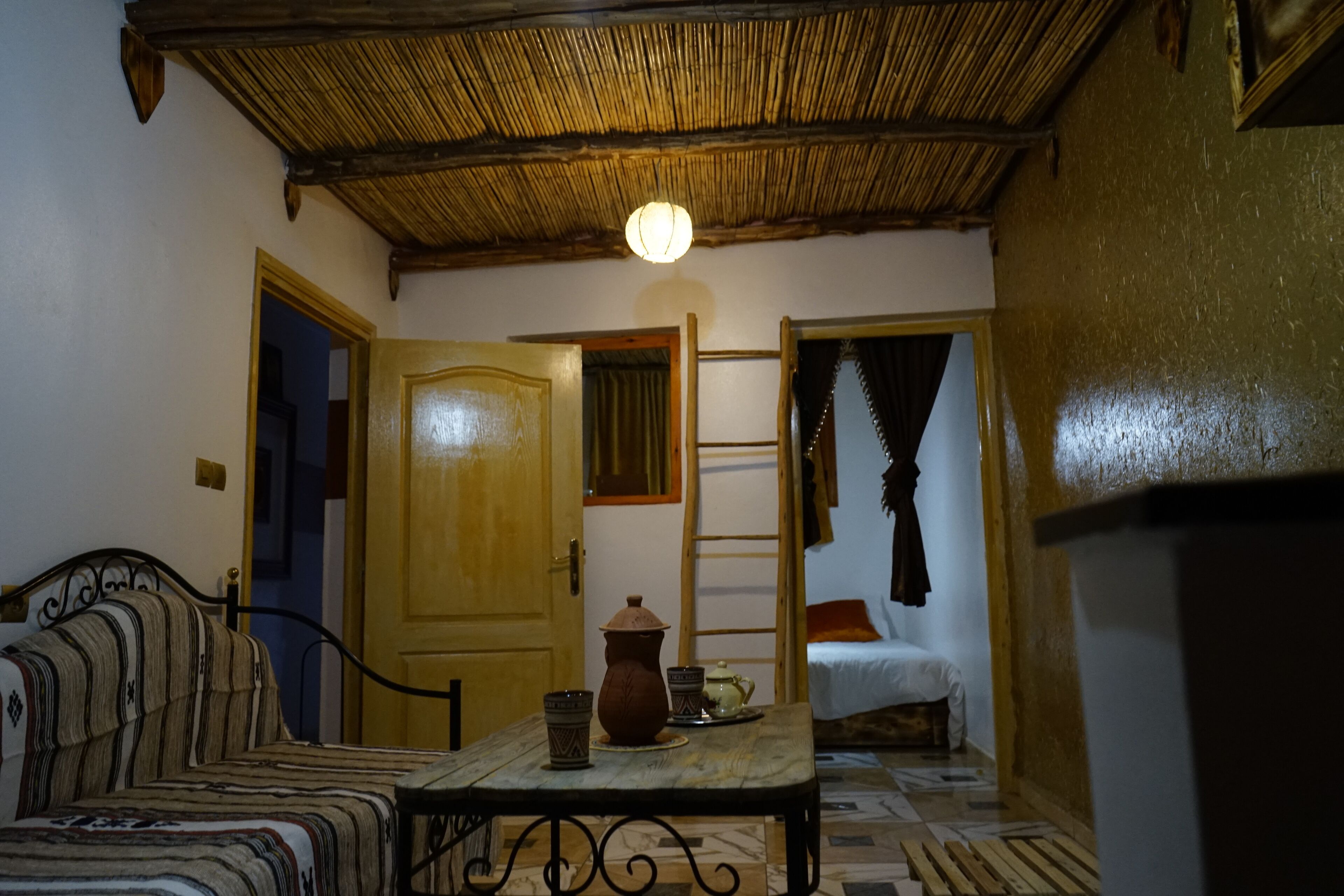 Doppel- oder Zweibettzimmer, Blick auf den Innenhof | Zimmersafe, Verdunkelungsvorhänge, Bügeleisen/Bügelbrett