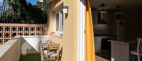 屋外ダイニングエリア