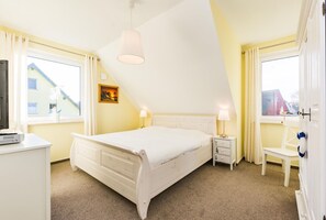 3 bedrooms, iron/ironing board, WiFi