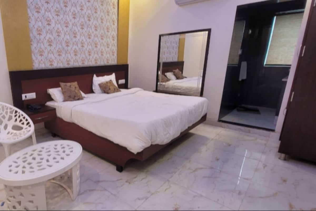 Chambre Deluxe Double ou avec lits jumeaux, balcon, vue canal | Coffres-forts dans les chambres, bureau