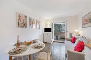 Standard Apartment, 1 Bedroom (Appartamento Rio Secco) | Dining room