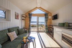 Smart TV, music library - Kilkerran Bothy  -  a bothy that sleeps 2 guests  in 1 bedroom (Appin)