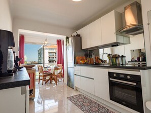 Fridge, oven, dishwasher, cookware/dishes/utensils - Parc Euzkadi by Interhome (Biarritz)