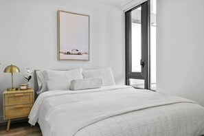 2 室のベッドルーム、アイロン / アイロン台、WiFi (無料)、ベッドシーツ