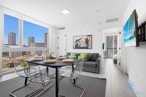 Interior - Beautiful 2BR Apartment with gym and Pool (Miami)