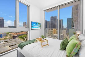 2 habitaciones, tabla de planchar con plancha, cuna de viaje y wifi