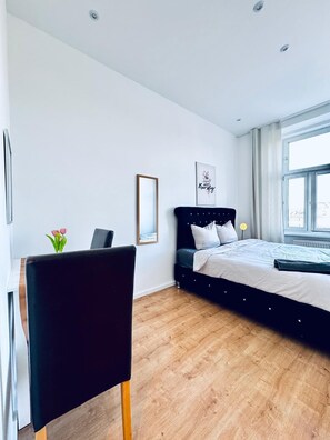 Basic Room | Iron/ironing board - Cozy 3BR Apt Near Kaufpark Alterlaa (Vienna)