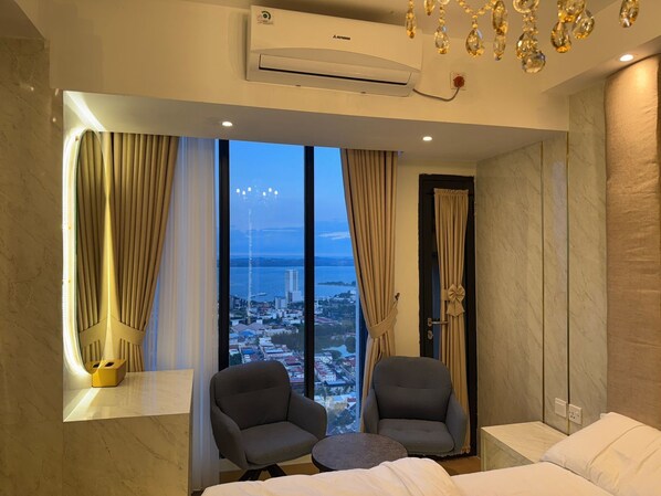 1 bedroom, in-room safe, desk, WiFi