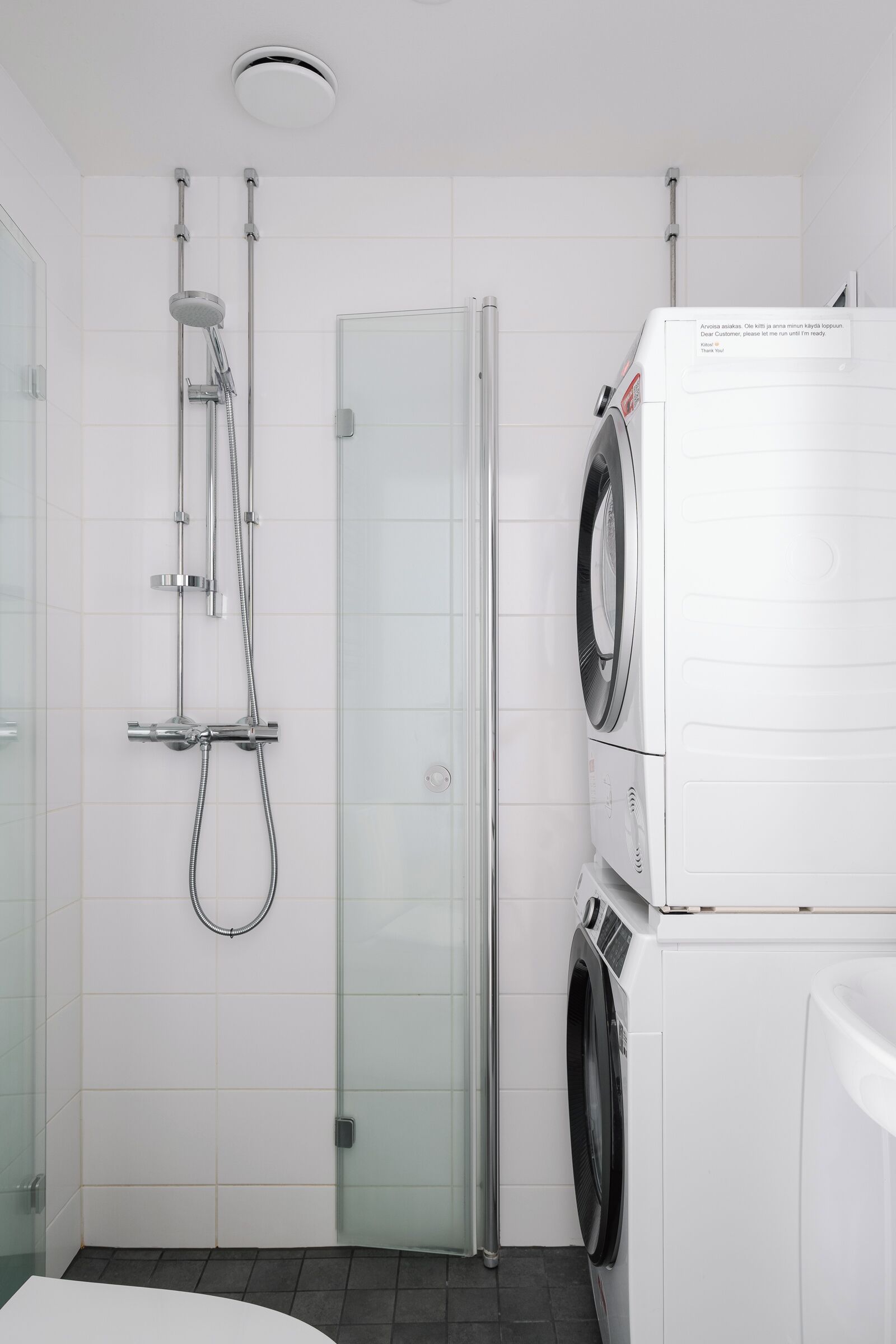 Appartement, 1 tweepersoonsbed, huisdieren toegestaan, uitzicht op de binnenplaats | Badkamer | Een douche, een haardroger, handdoeken, zeep