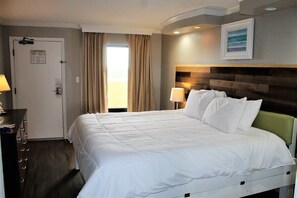 2 bedrooms, WiFi, bed sheets - One bedroom ocean front unit - CV 1138 (Myrtle Beach)