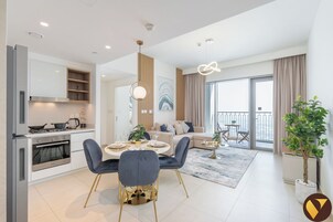 Luxury Apartment, City View | In-room dining