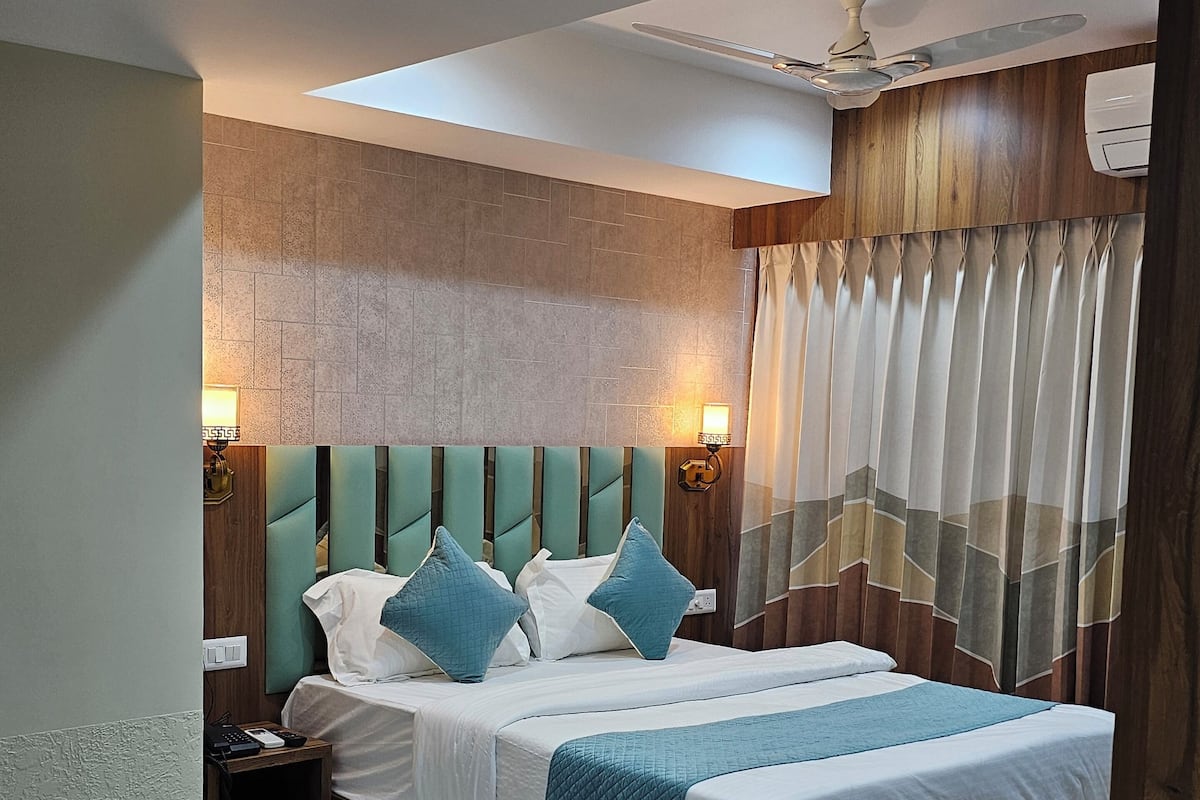 SUPER DELUX ROOM | Laptop workspace, free WiFi