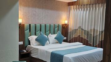 SUPER DELUX ROOM | Laptop workspace, free WiFi