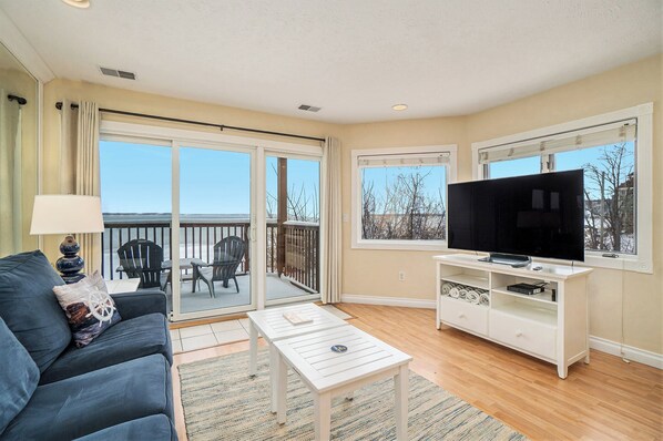 Televisión, oficina