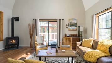 Smart TV, chimenea, estéreo