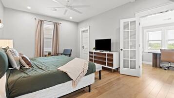 3 bedrooms, iron/ironing board, free WiFi, bed sheets