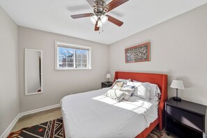 2 bedrooms, iron/ironing board, free WiFi, bed sheets