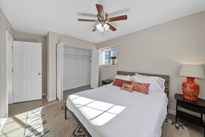 2 chambres, fer et planche à repasser, Wi-Fi gratuit, draps fournis