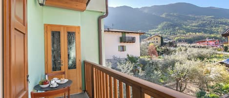Standard-Apartment, Mehrere Schlafzimmer (Residenza I 3 Mori B) | Speisen im Freien