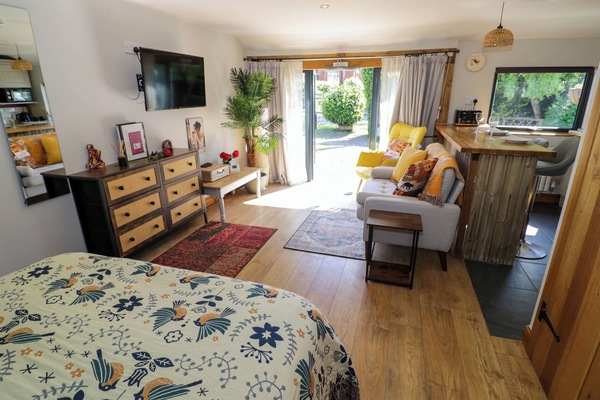 1 bedroom, WiFi (free), individually decorated, individually furnished