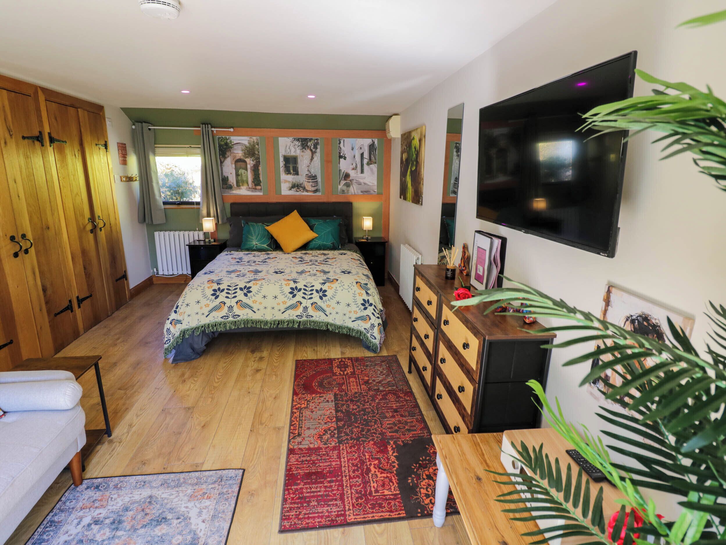 1 bedroom, individually decorated, individually furnished, free WiFi
