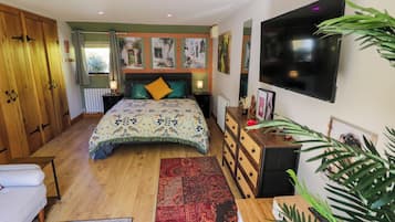 1 bedroom, individually decorated, individually furnished, free WiFi
