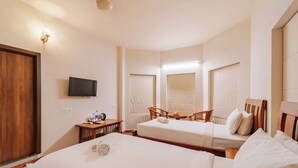 Superior Twin Room | Egyptian cotton sheets, premium bedding, desk, laptop workspace - Sarada Mandiram A Heritage Hotel (Kanayannur)