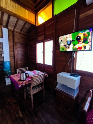 Classic Villa, Courtyard View | 1 bedroom, desk, laptop workspace, free WiFi