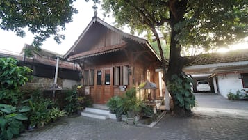 Front of property – evening/night