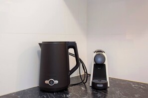 Coffee and/or coffee maker - The Arundel is located within a minutes walk to the Cappuccino strip , fremantle Markets and the many cafes, bars and restaurants right on your doorstep: (Fremantle)