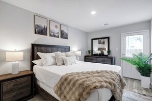 3 bedrooms, iron/ironing board, free WiFi, bed sheets