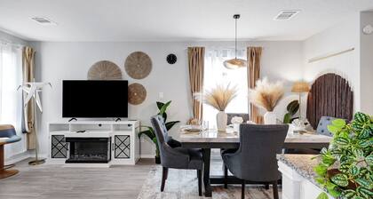 Nr Missions Park Hot Tub Getaway | Yard Games BBQ