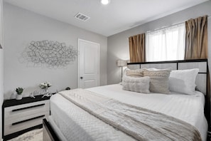 3 bedrooms, iron/ironing board, free WiFi, bed sheets