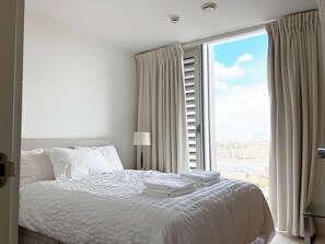 2 chambres, fer et planche Ă repasser, Wi-Fi, draps fournis