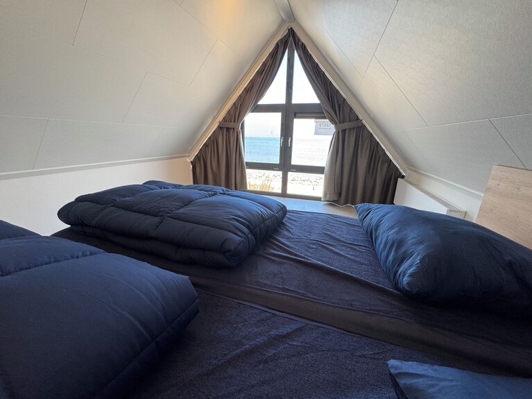 Front Row - With Fence - Premium Beachhouse Deck Eight - Enkhuizen