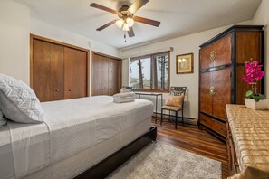 3 chambres, fer et planche à repasser, lit parapluie, Wi-Fi gratuit