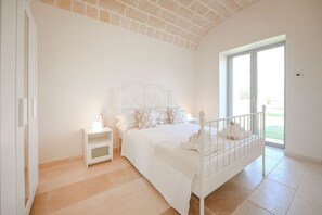 3 bedrooms, iron/ironing board, travel cot, free WiFi