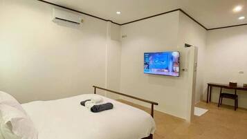 In-room safe, desk, blackout curtains, free WiFi