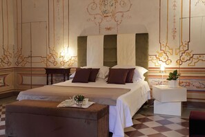 10 Schlafzimmer, Bügeleisen/Bügelbrett, Reisekinderbett