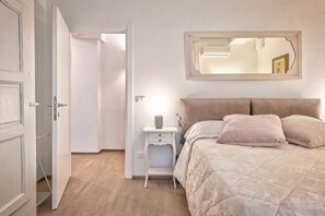 1 chambre, fer et planche à repasser, lit parapluie, Wi-Fi gratuit
