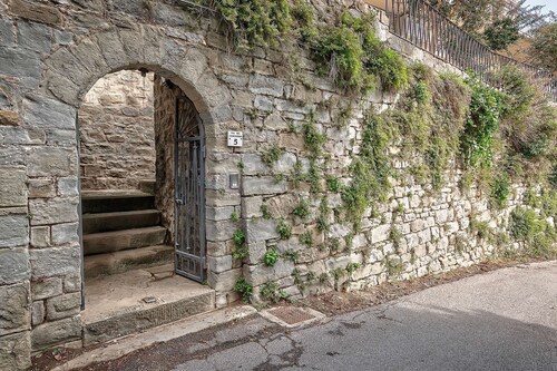 Cortona Deluxe private garden - My Rental Homes
