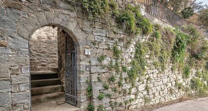 Cortona Deluxe private garden - My Rental Homes