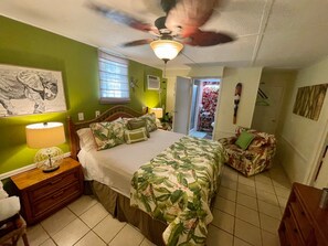 Signature Condo, 1 King Bed with Sofa bed, Non Smoking | 1 bedroom, individually decorated, individually furnished - 2521 ALOHA King Bed with Sleeper Sofa (Galveston)