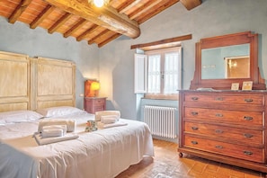 5 chambres, fer et planche à repasser, lit parapluie, Wi-Fi gratuit