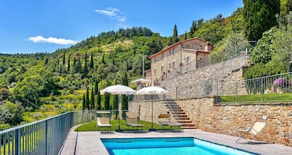 Villa in Cortona mit 5 Schlafzimmern 10 Schlafplätzen