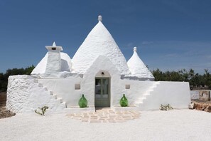 Exterior - My Rental Homes - Trulli Fontana with private pool and large garden (Francavilla Fontana)