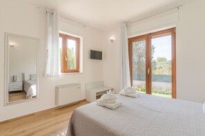 4 Schlafzimmer, Bügeleisen/Bügelbrett, Reisekinderbett, kostenloses WLAN
