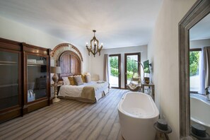 7 bedrooms, iron/ironing board, free WiFi