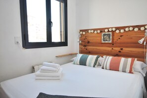 1 chambre, fer et planche à repasser, Wi-Fi gratuit, draps fournis