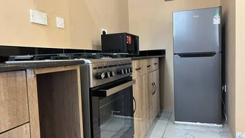 Micro-ondes, four, plaque de cuisson